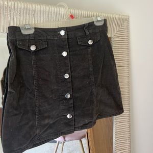 Fashion on earth gray corduroy button up skirt size medium